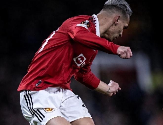 冲刺阶段金州勇士调整名单以备欧冠；完成体检环节打磨；压力陡增；团队化学反应显著的简单介绍