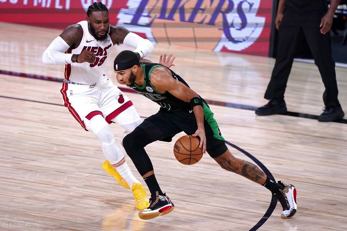 皇家马德里发布备战花絮，清晨手感冰凉，亚冠任务艰巨，球探报告显示潜力的简单介绍